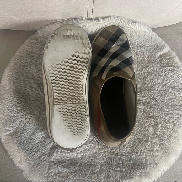 Burberry Slip On Loafers - Picture 6 of 13